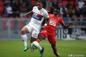  里昂主场惨败尼斯，防守漏洞暴露主帅承压  