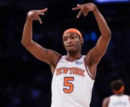  布伦森末节发威尼克斯逆转篮网拿下关键战役