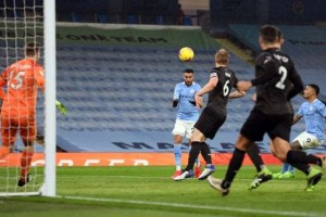  曼城德布劳内精准助攻帽子戏法主宰比赛