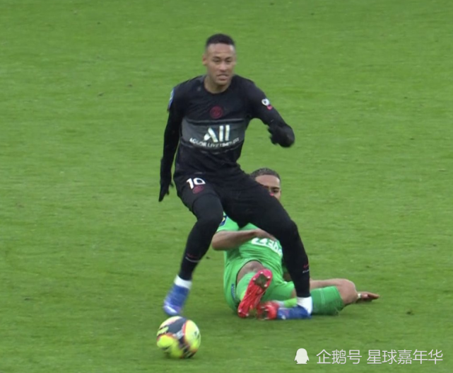  圣埃蒂安战术调整见效，下半场发力逆转战胜对手