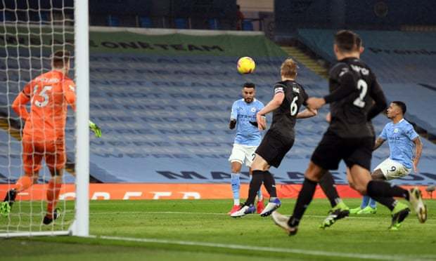  曼城德布劳内精准助攻帽子戏法主宰比赛